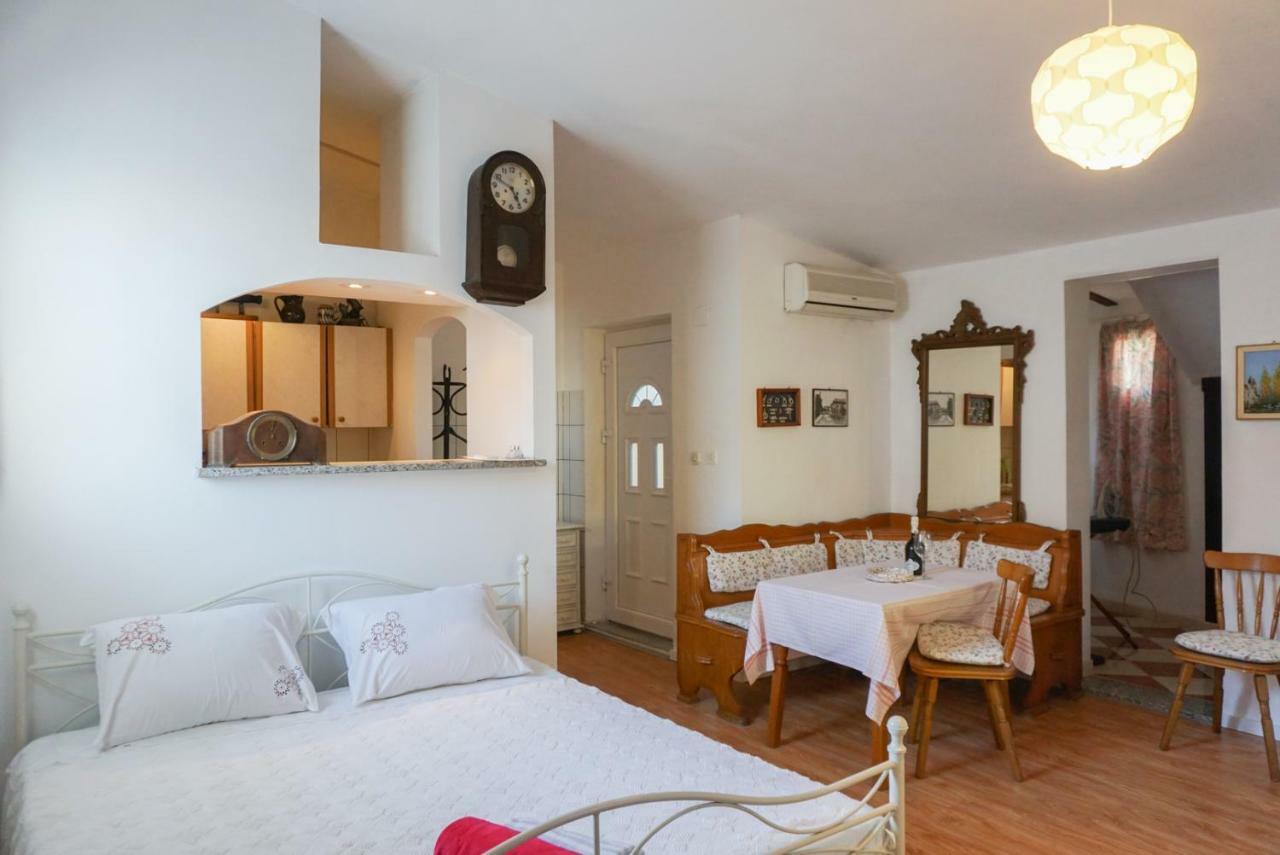 Sonja apartment Premantura Bagian luar foto