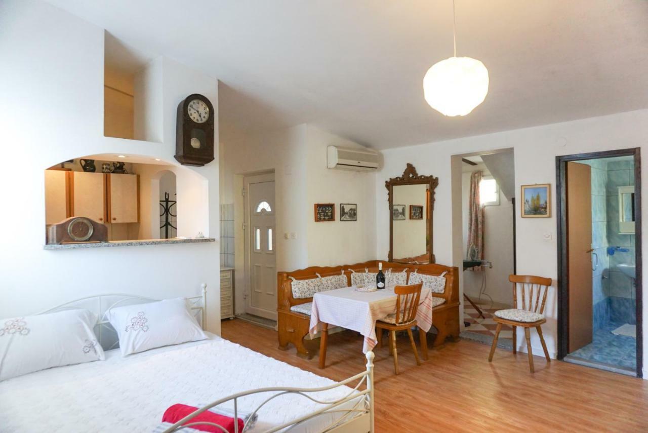 Sonja apartment Premantura Bagian luar foto